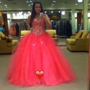 Meet your Posher, Alyssa